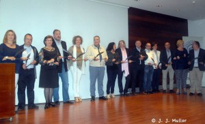 Periodistas homenajeados con los emblemas diseñados por Bronce Arquitectónico